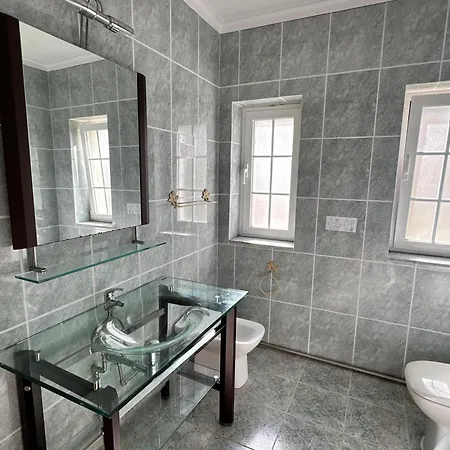 Com Piscinas - Quintinha Do *